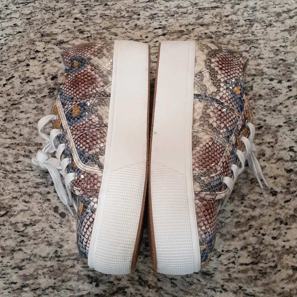 Tan & Gray Snakeskin Lace-Up Platform Sneakers 9.5M